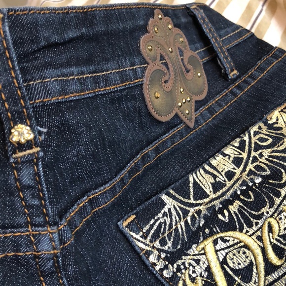 Dereon Jeans - Picture 8 of 8